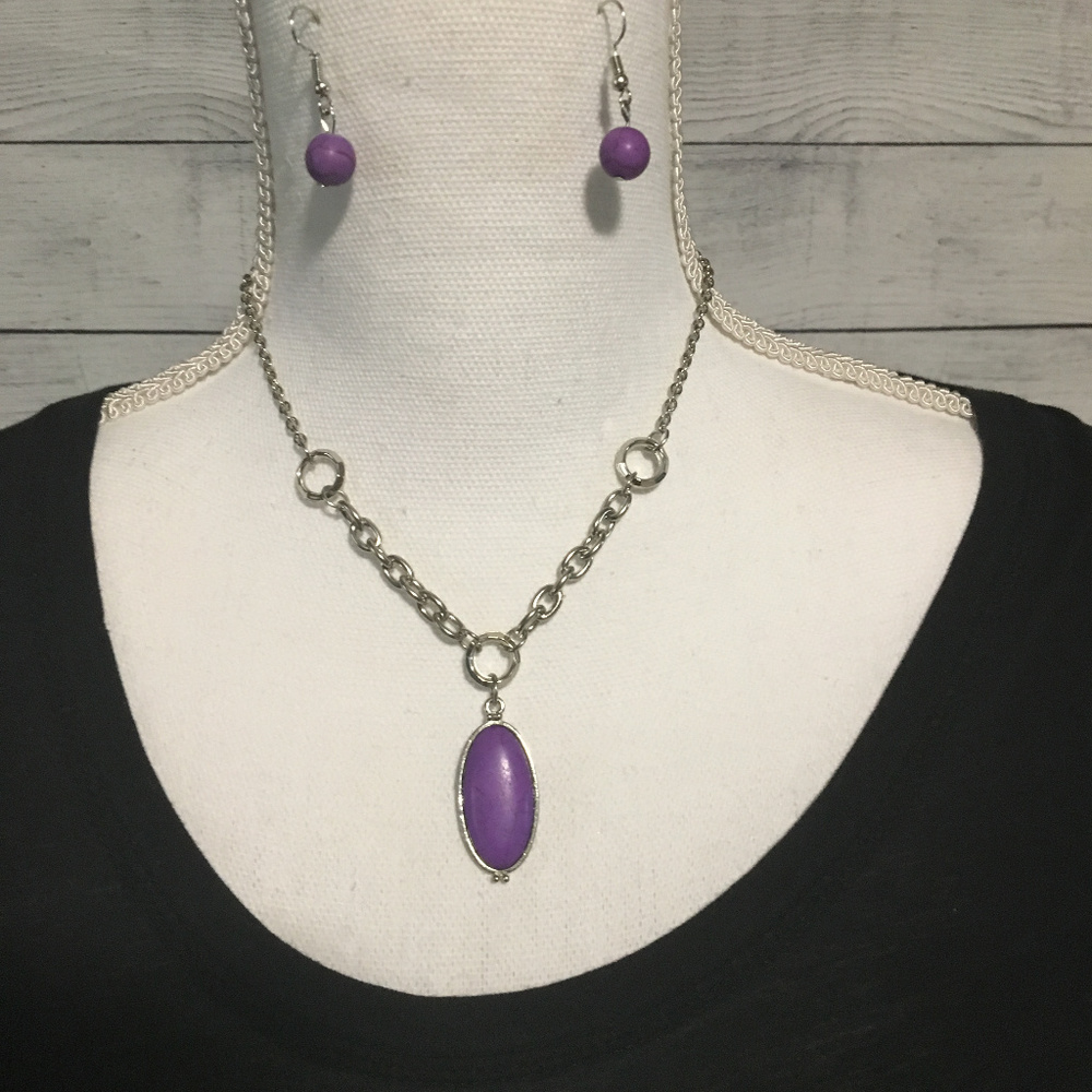 Paparazzi Purple Statement Necklace